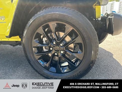 Used 2023 Jeep Wrangler Unlimited Sahara w/ Cold Weather Group AWD/4WD image 17