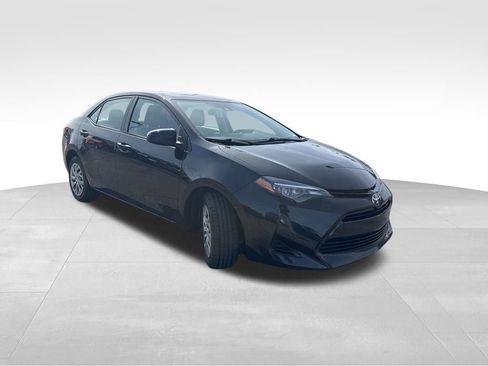 Used 2018 Toyota Corolla LE FWD image 7