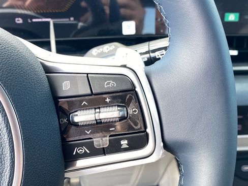 New 2026 Kia Carnival EX image 15