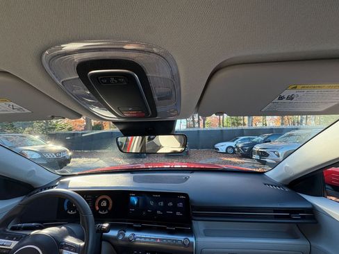 Used 2025 Hyundai Kona SEL image 33
