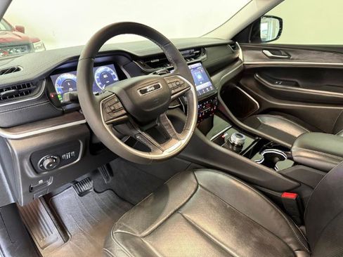 Used 2023 Jeep Grand Cherokee L Limited w/ Luxury Tech Group II RWD image 13