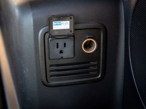 Used 2014 Toyota 4Runner Limited image 18