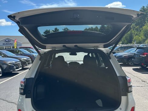 Used 2025 Subaru Forester Premium AWD/4WD image 8
