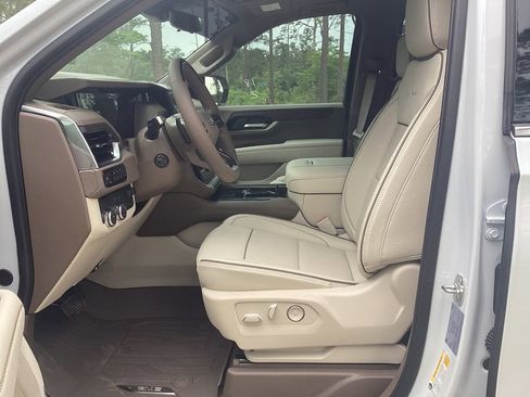 New 2026 GMC Yukon XL Denali w/ Denali Reserve Package RWD image 13