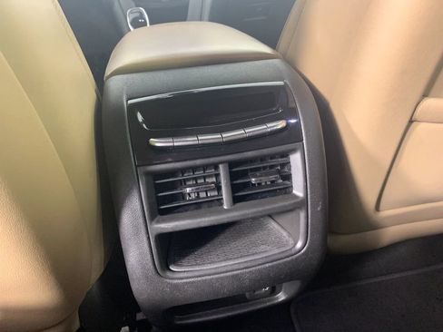 Used 2019 Cadillac XT5 Platinum AWD/4WD image 33