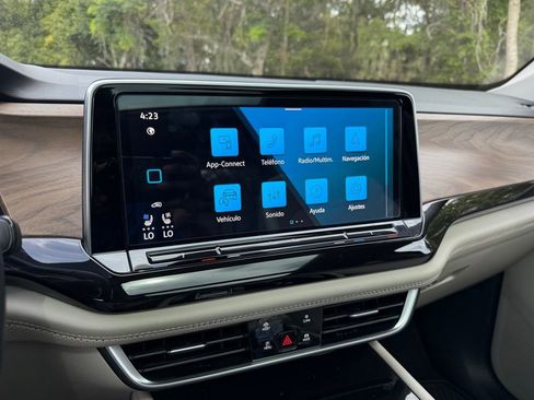 Used 2025 Volkswagen Atlas SE FWD image 24