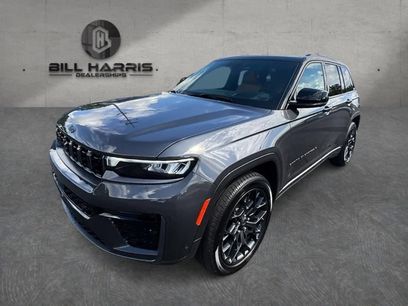 Used 2026 Jeep Grand Cherokee Summit w/ Obsidian Package