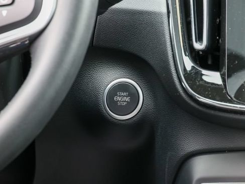 Certified 2024 Volvo XC40 B5 Ultimate w/ Protection Package Premier AWD/4WD image 16