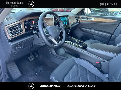 Used 2025 Volkswagen Atlas SE FWD image 10