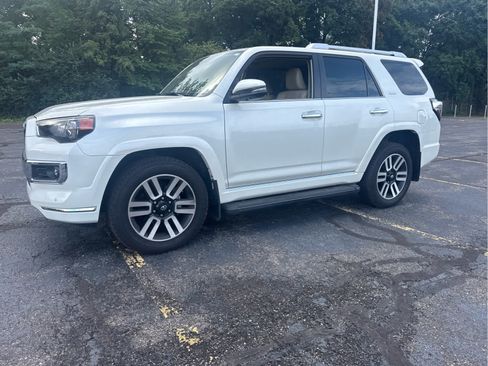 Used 2023 Toyota 4Runner Limited AWD/4WD image 3