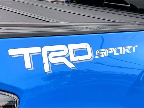 Used 2021 Toyota Tacoma TRD Sport w/ Technology Package RWD image 8