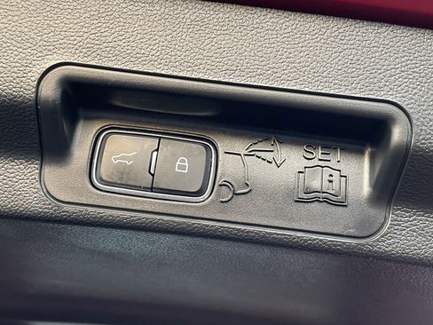 Used 2023 Ford Explorer XLT w/ Equipment Group 202A image 7