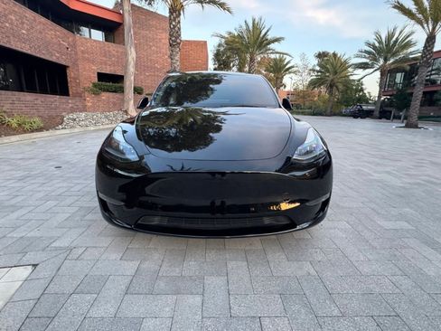 Used 2023 Tesla Model Y Performance AWD/4WD image 2