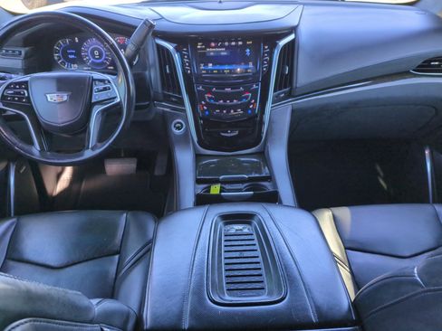 Used 2019 Cadillac Escalade ESV Platinum image 20