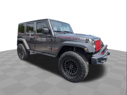 Used 2017 Jeep Wrangler Unlimited Rubicon image 2
