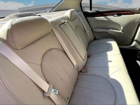 Used 2007 Buick Lucerne CXL w/ Luxury Package FWD image 26