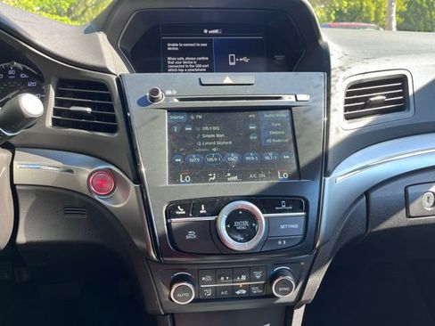 Used 2020 Acura ILX w/ Premium Package image 6