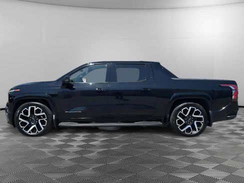 Used 2024 Chevrolet Silverado EV RST AWD/4WD image 5