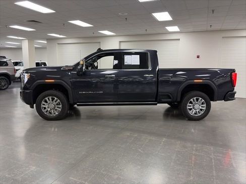 Used 2026 GMC Sierra 2500 Denali w/ Technology Package AWD/4WD image 4