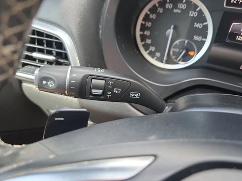 Used 2017 INFINITI QX30 Premium w/ Technology Package image 21