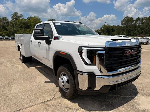 New 2026 GMC Sierra 3500 Pro w/ Convenience Package AWD/4WD image 7