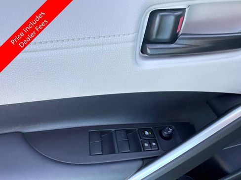 Used 2026 Toyota Corolla Cross LE FWD image 10