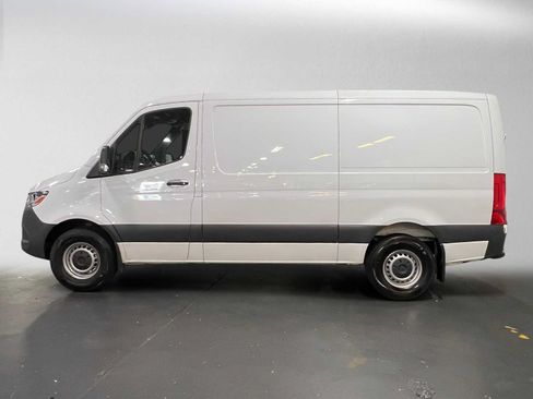 Used 2025 Mercedes-Benz Sprinter 2500 image 7