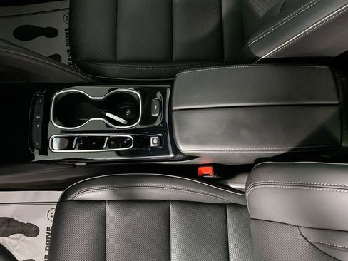 Certified 2023 Buick Envision Essence image 20