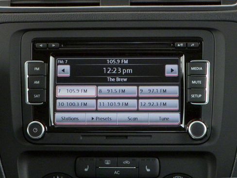 Used 2013 Volkswagen Jetta SE FWD image 9