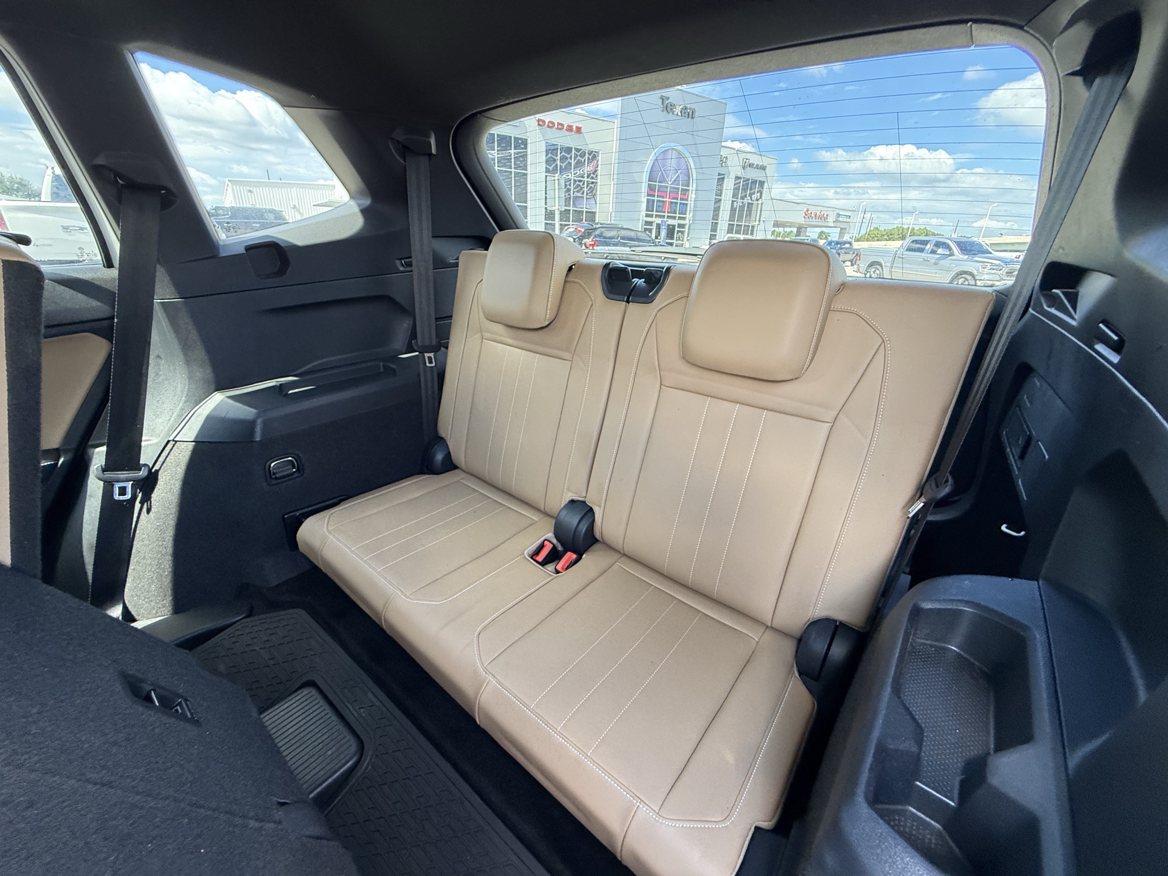 Used 2022 Volkswagen Tiguan SE R-Line FWD image 32