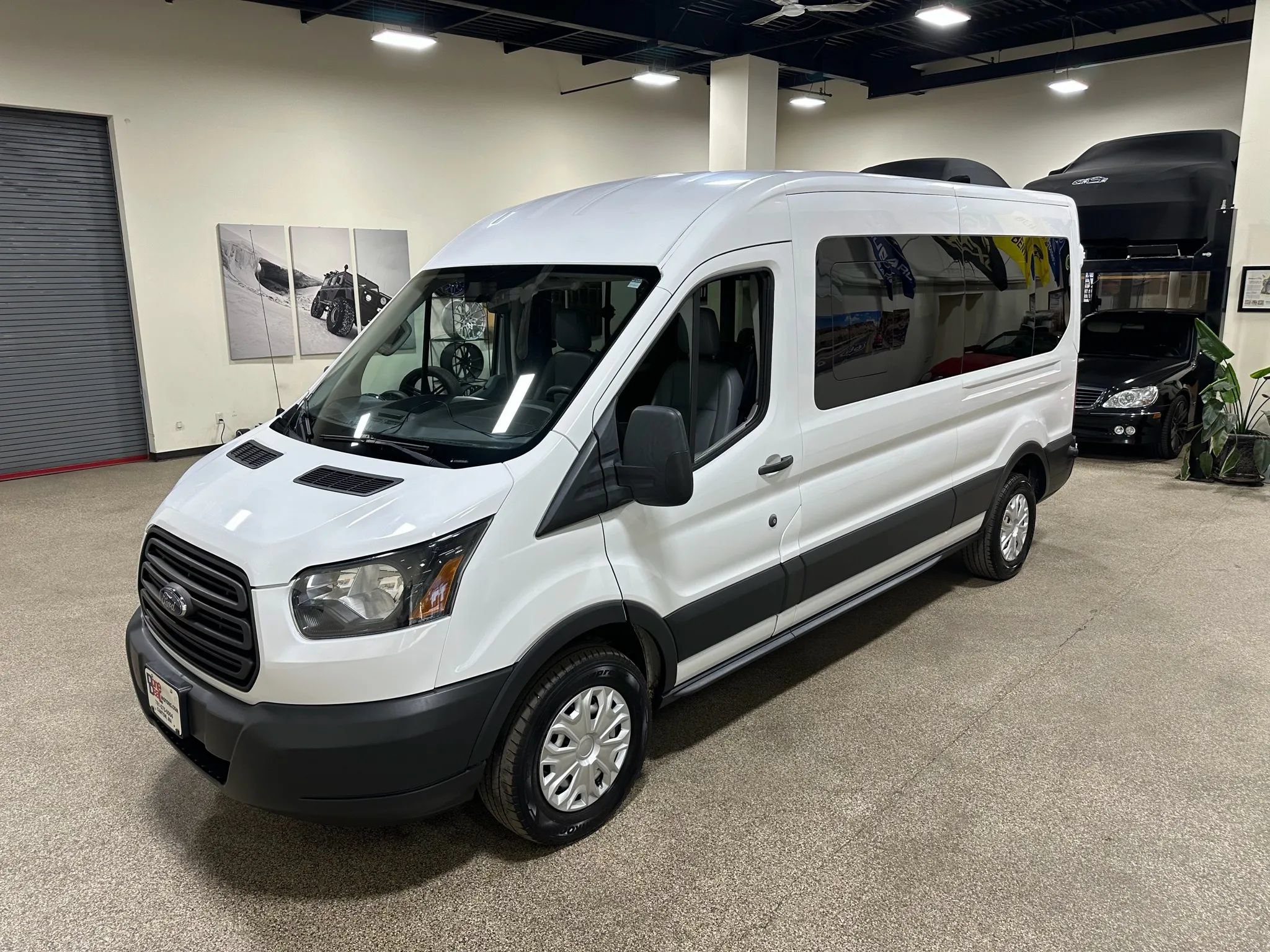 Used 2015 Ford Transit 250 148 Medium Roof RWD image 4