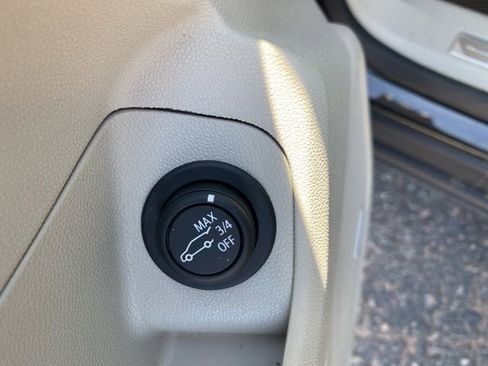 Used 2024 GMC Terrain Denali w/ Denali Premium Package AWD/4WD image 17