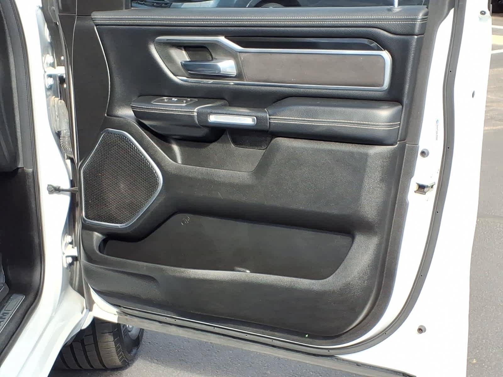 Used 2021 RAM 1500 Laramie w/ Sport Appearance Package AWD/4WD image 14