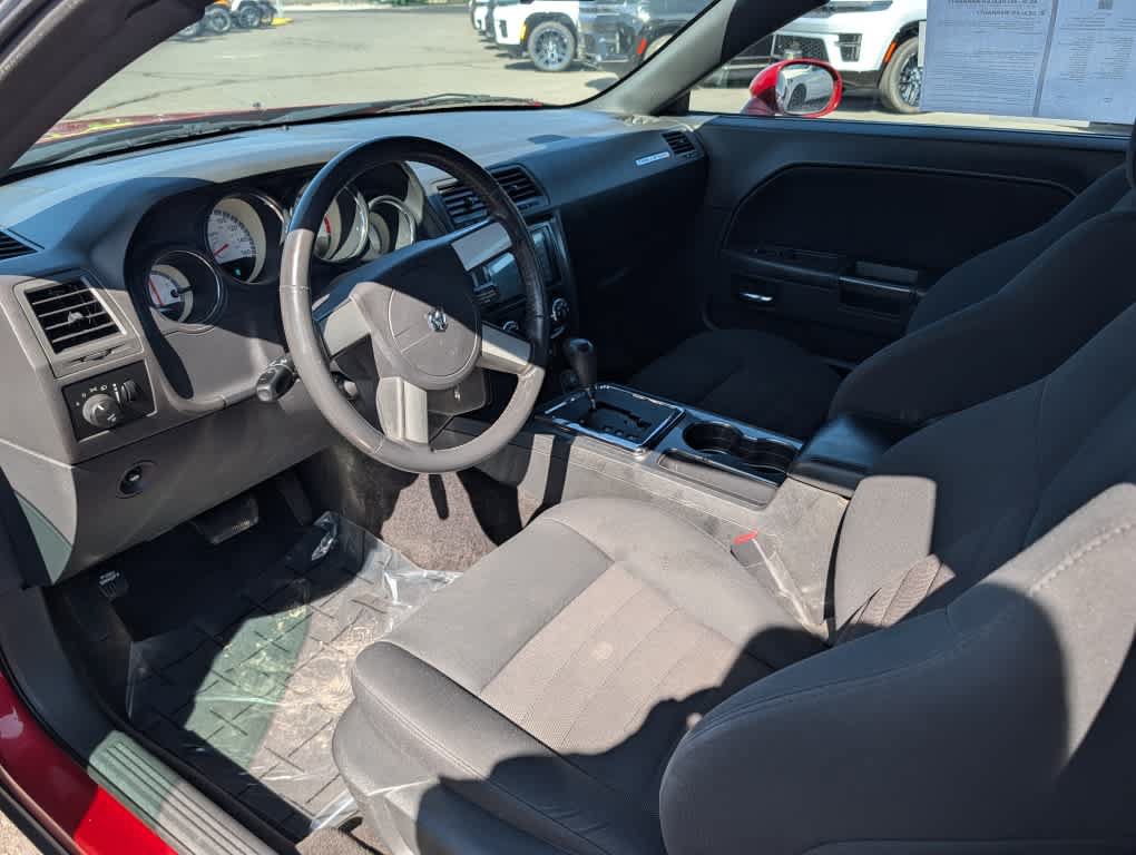 Used 2010 Dodge Challenger R/T RWD image 7