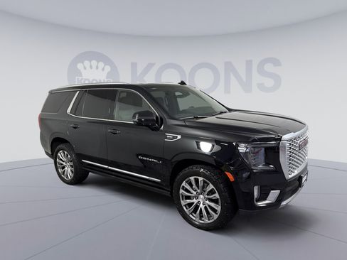 Used 2022 GMC Yukon Denali w/ Denali Premium Package image 10