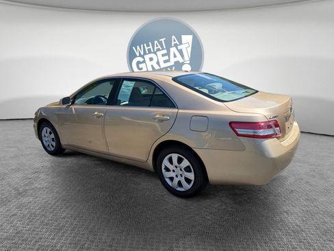 Used 2010 Toyota Camry LE FWD image 6