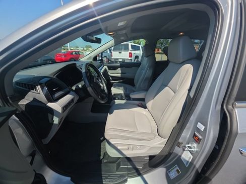 Used 2023 Honda Odyssey Touring image 10