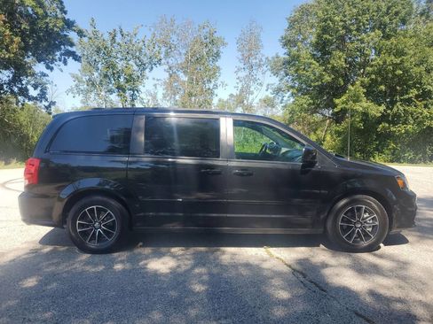 Used 2016 Dodge Grand Caravan R/T image 9