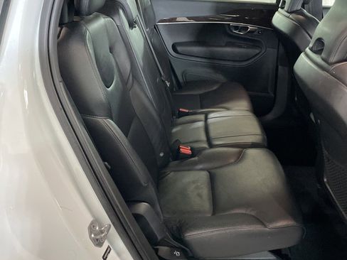 Used 2019 Volvo XC90 T5 Momentum w/ Multimedia Package image 13