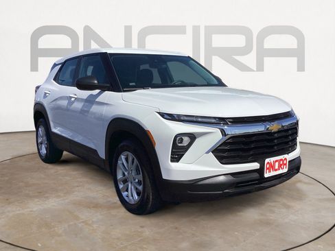 Used 2025 Chevrolet TrailBlazer LS FWD image 7