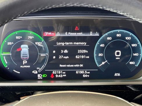 Used 2022 Audi e-tron Premium image 11