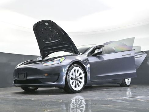 Used 2023 Tesla Model 3 Standard Range RWD image 43
