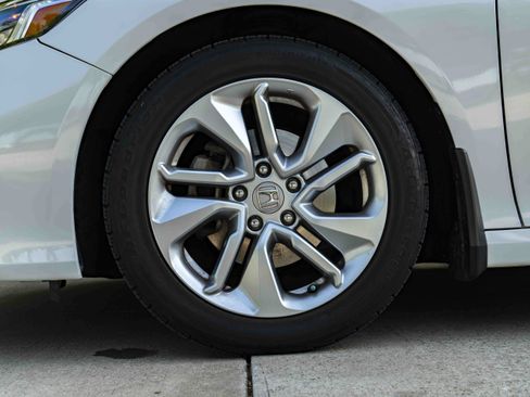 Used 2018 Honda Accord LX image 14
