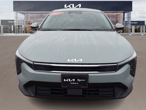 New 2025 Kia K4 LXS image 8