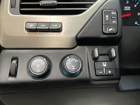 Used 2019 GMC Yukon Denali w/ Open Road Package image 36