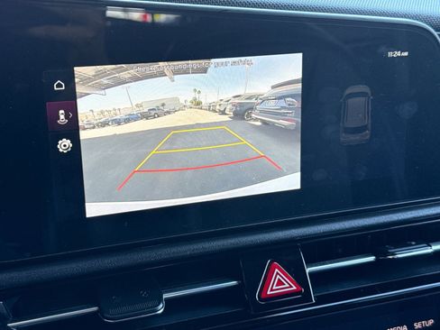 Used 2025 Kia Niro EX image 19