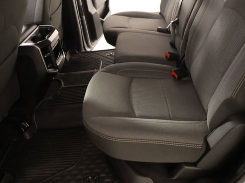 Used 2024 RAM 2500 Big Horn w/ Sport Appearance Package image 12