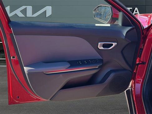 New 2025 Kia K4 LXS image 10