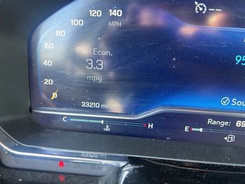 Used 2023 Chevrolet Silverado 1500 LT image 12