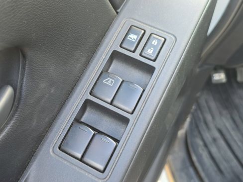 Used 2025 Nissan Frontier S image 8